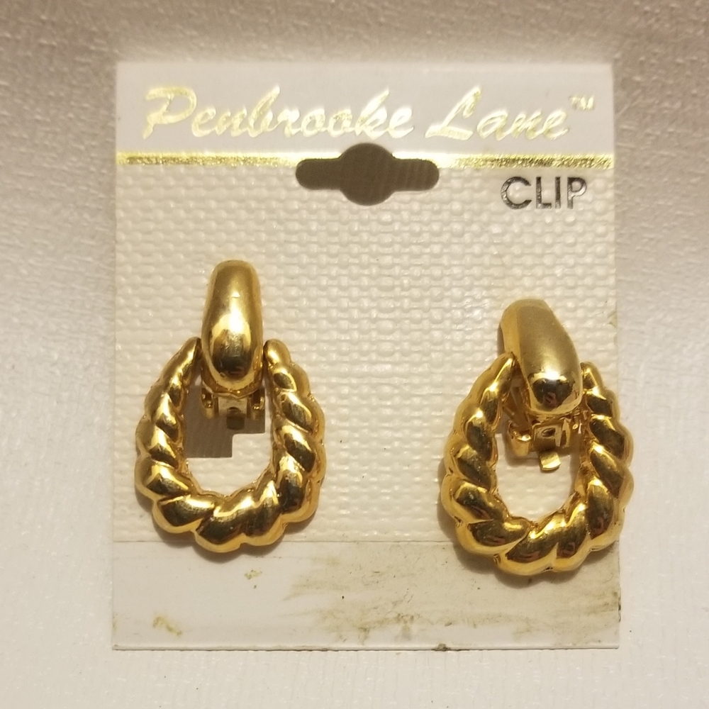 Vtg goldtone clip on hoop earrings